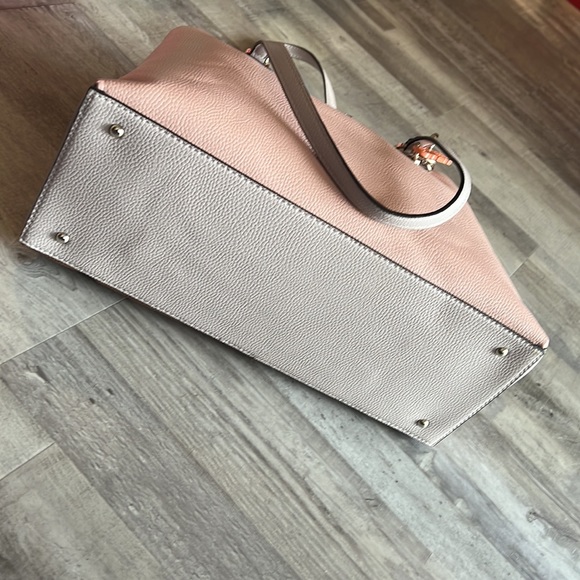 GUESS Two-Tone Shoulder Bag - NWT and original packaging filler - Picture 13 of 13